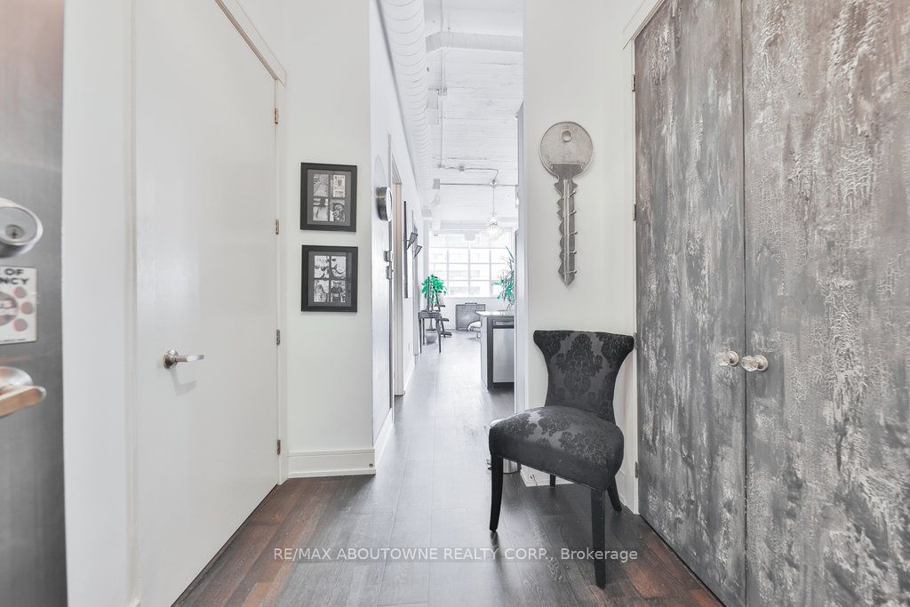 112 Benton St, #220