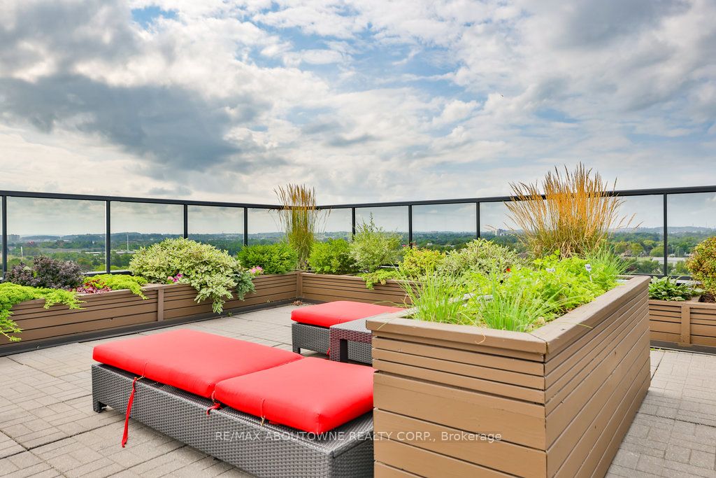 112 Benton St, #220