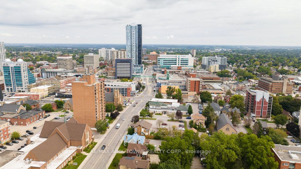 112 Benton St, #220