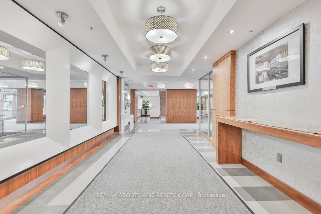 112 Benton St, #220