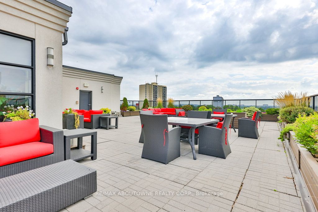 112 Benton St, #220