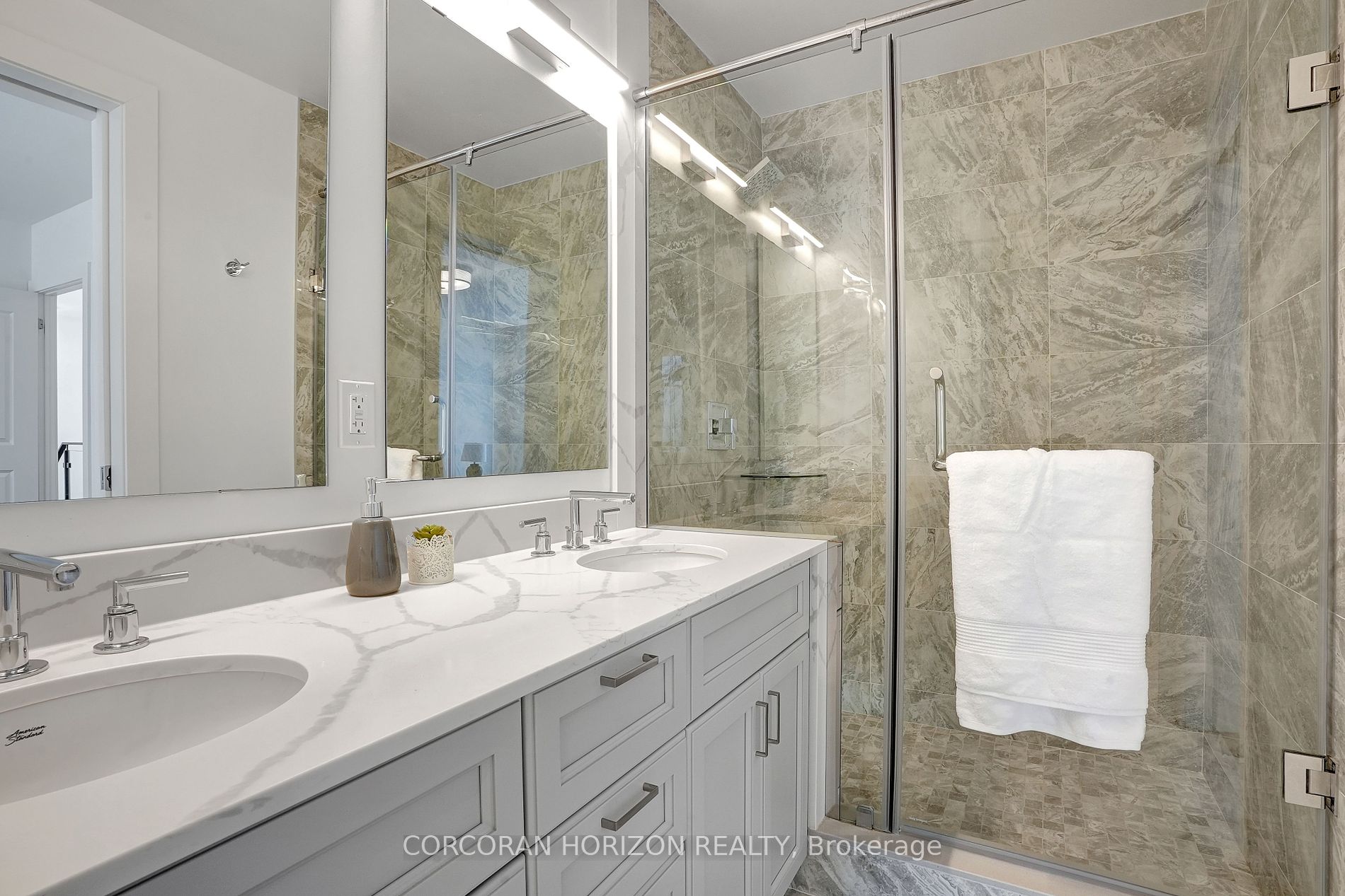 50 Grand Avenue S, #1910