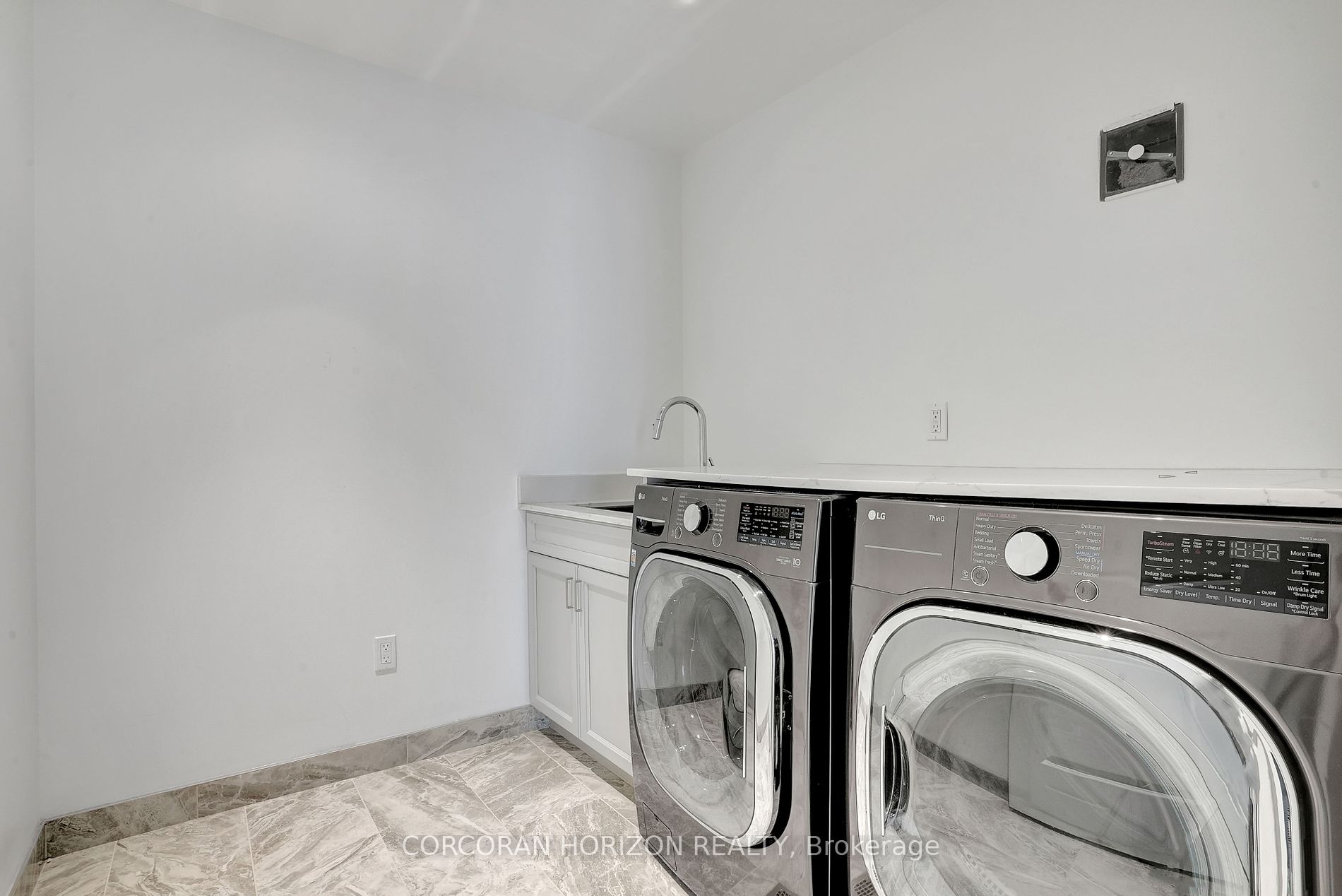 50 Grand Avenue S, #1910