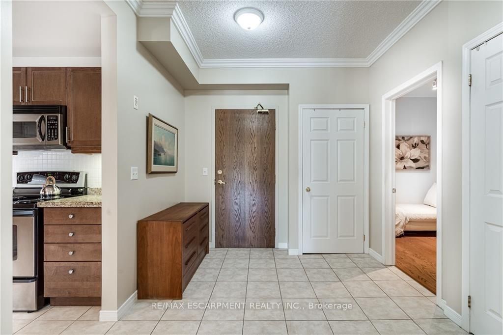 3000 CREEKSIDE Drive, #508