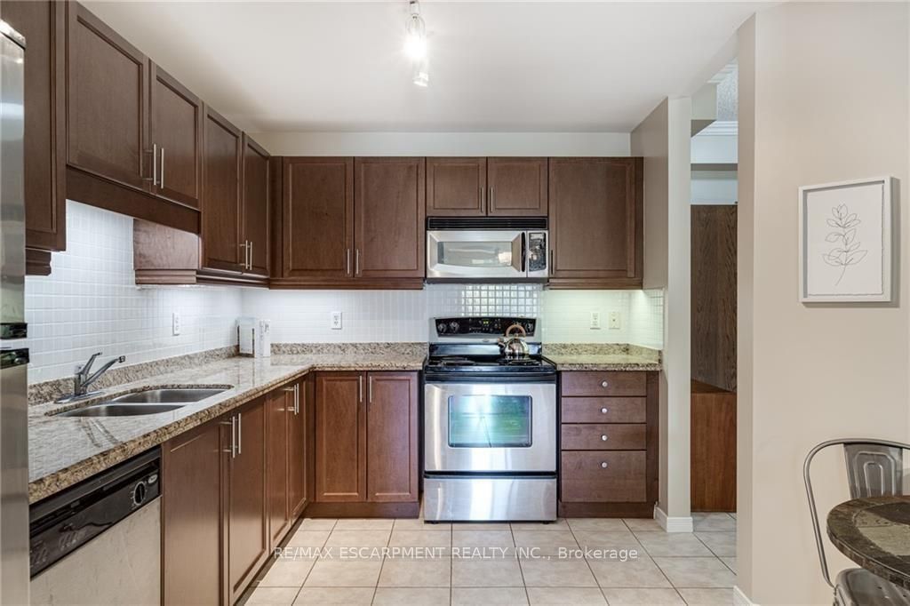 3000 CREEKSIDE Drive, #508