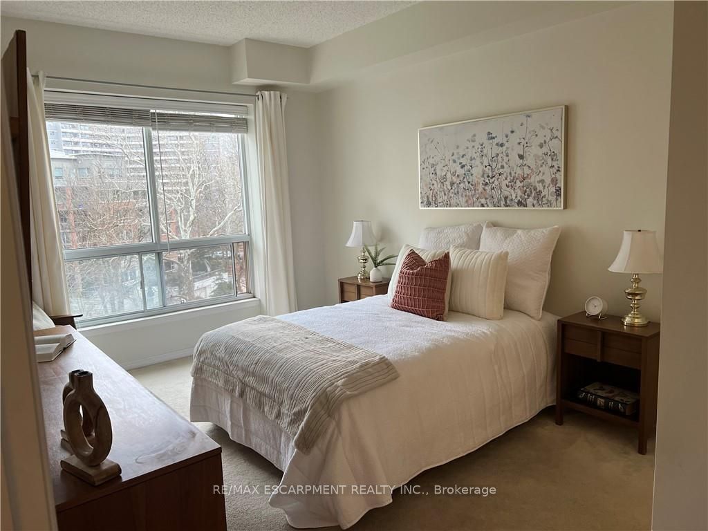 3000 CREEKSIDE Drive, #508