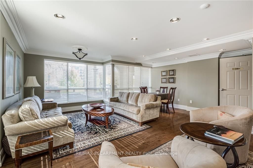 3000 CREEKSIDE Drive, #508