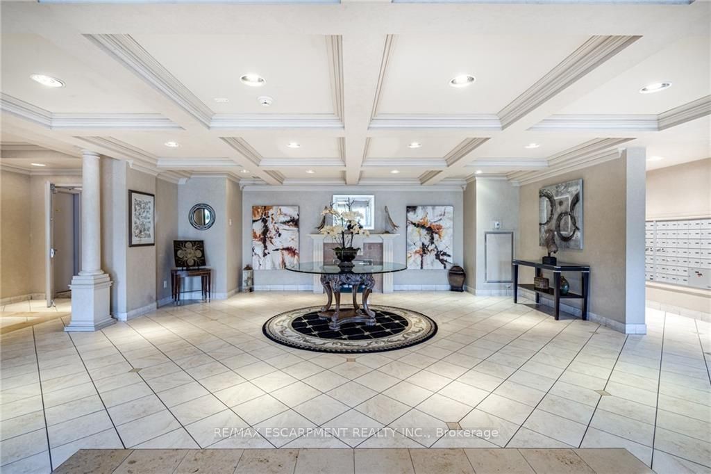 3000 CREEKSIDE Drive, #508