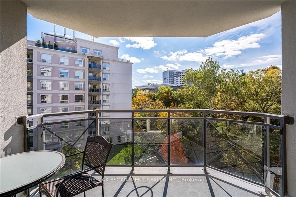 3000 CREEKSIDE Drive, #508