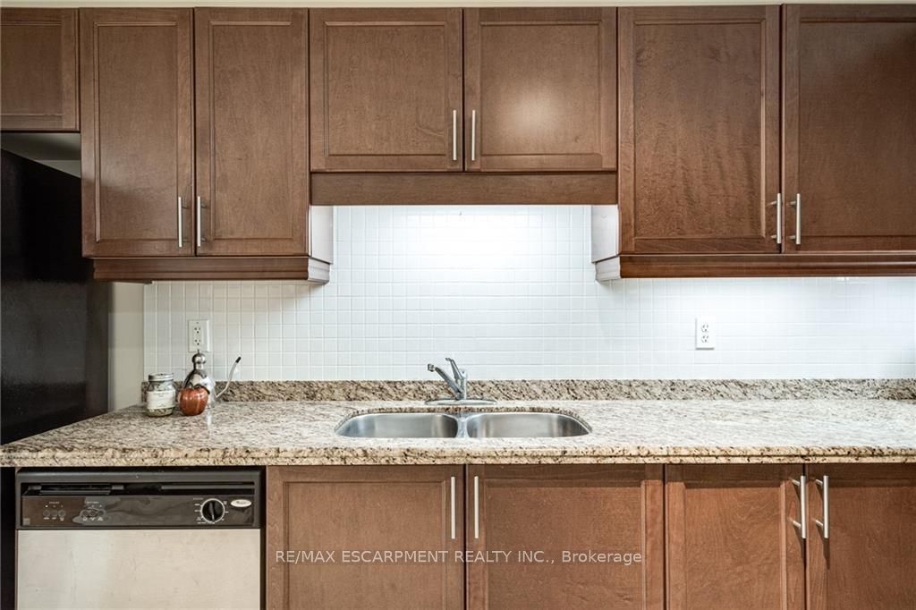 3000 CREEKSIDE Drive, #508