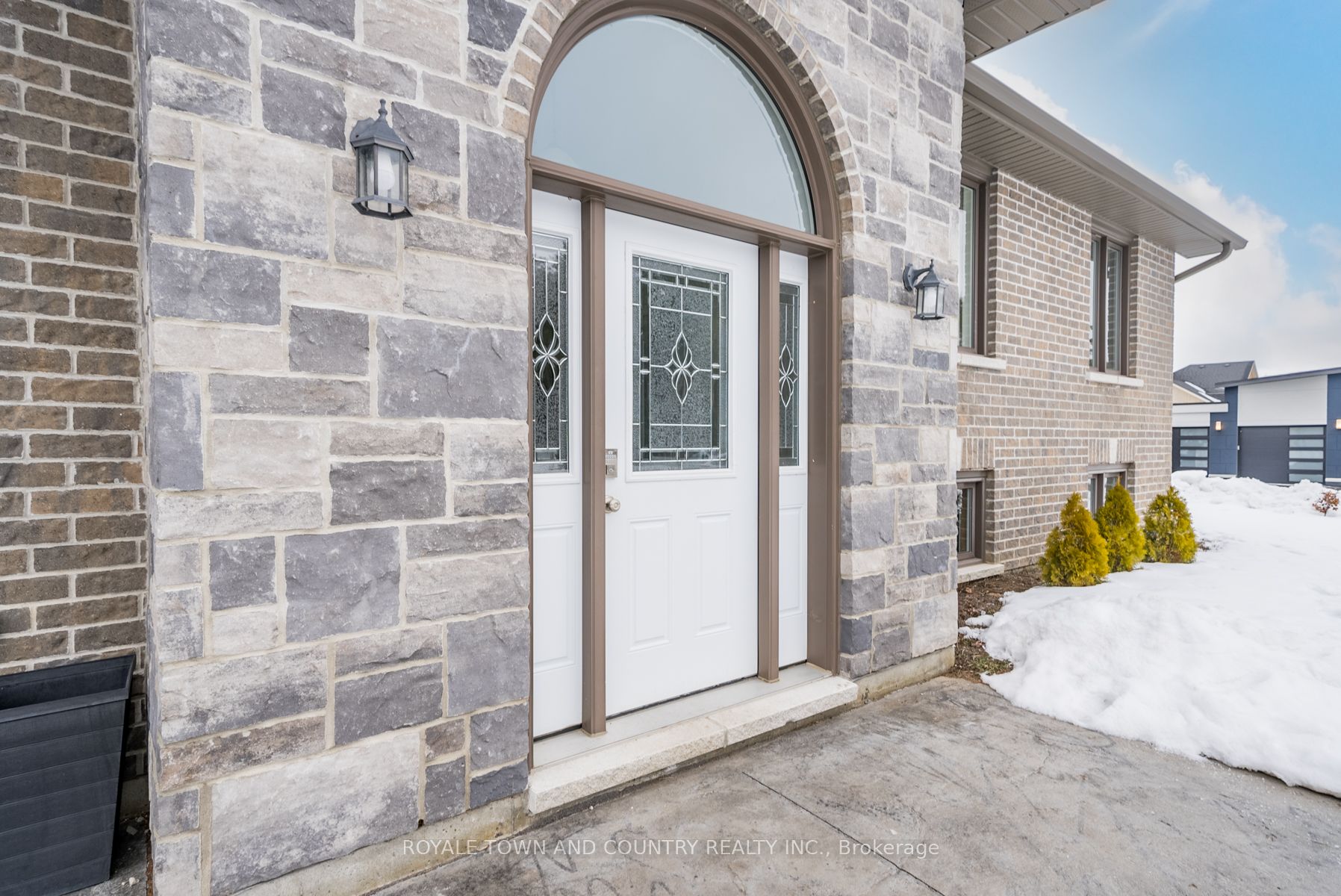 7 Rustlewood Avenue