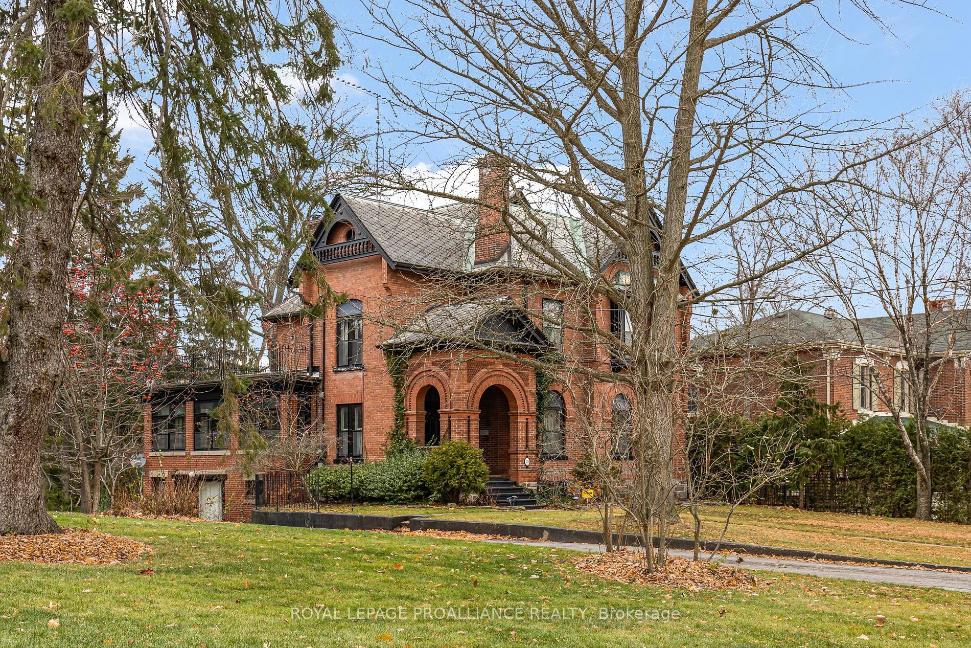 28 Bedford St