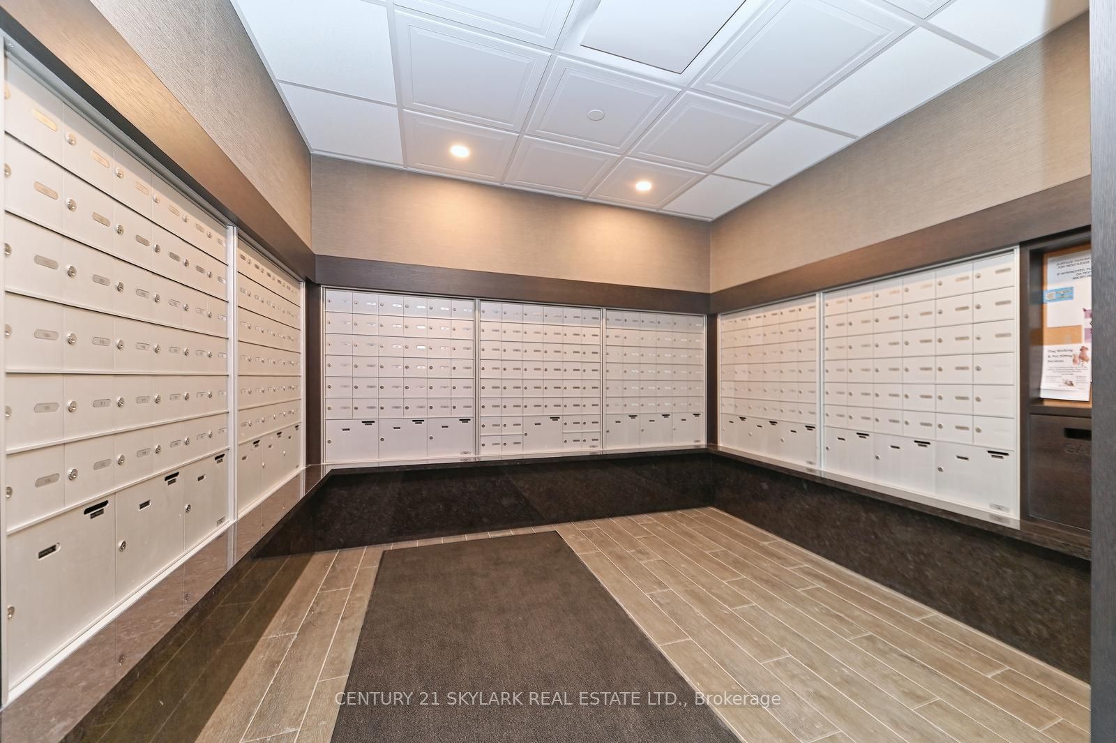 460 Dundas Street E #401