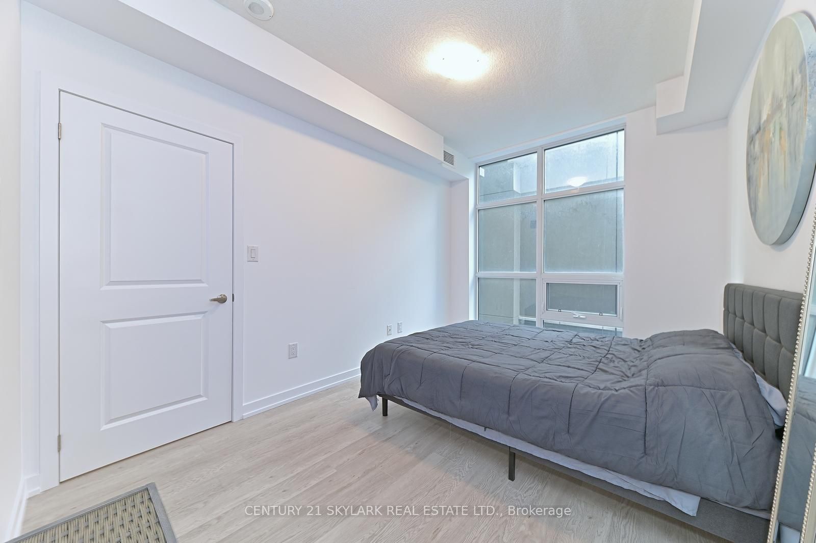 460 Dundas Street E #401