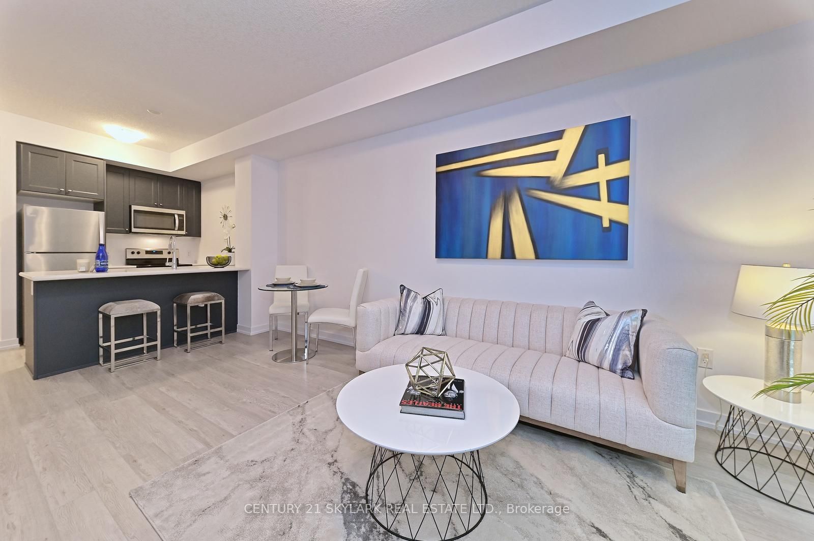 460 Dundas Street E #401