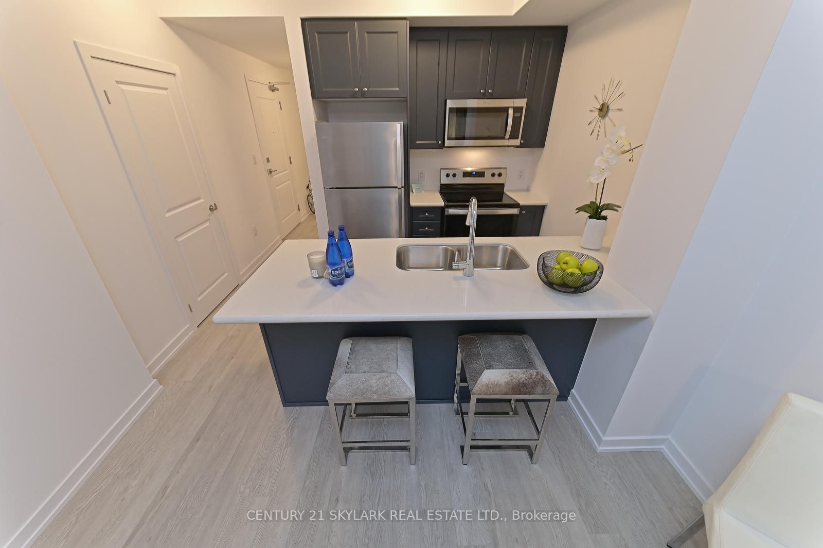 460 Dundas Street E #401