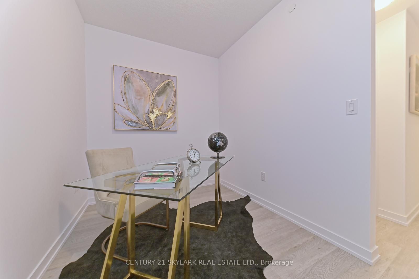 460 Dundas Street E #401