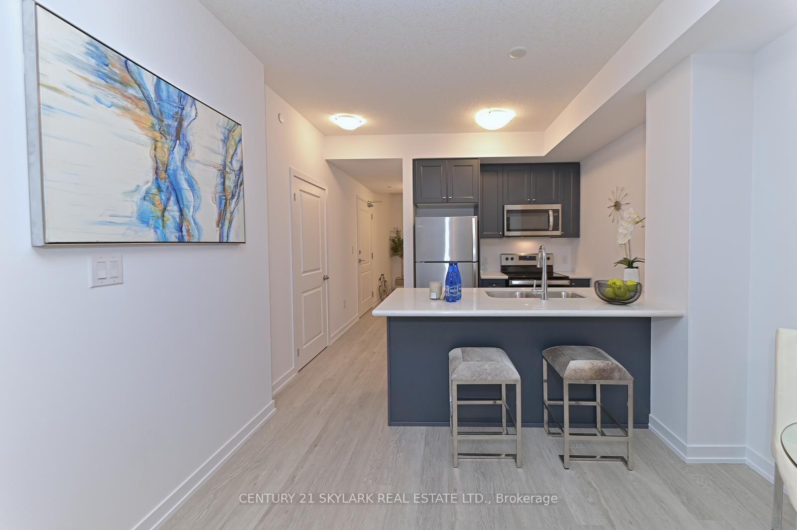 460 Dundas Street E #401