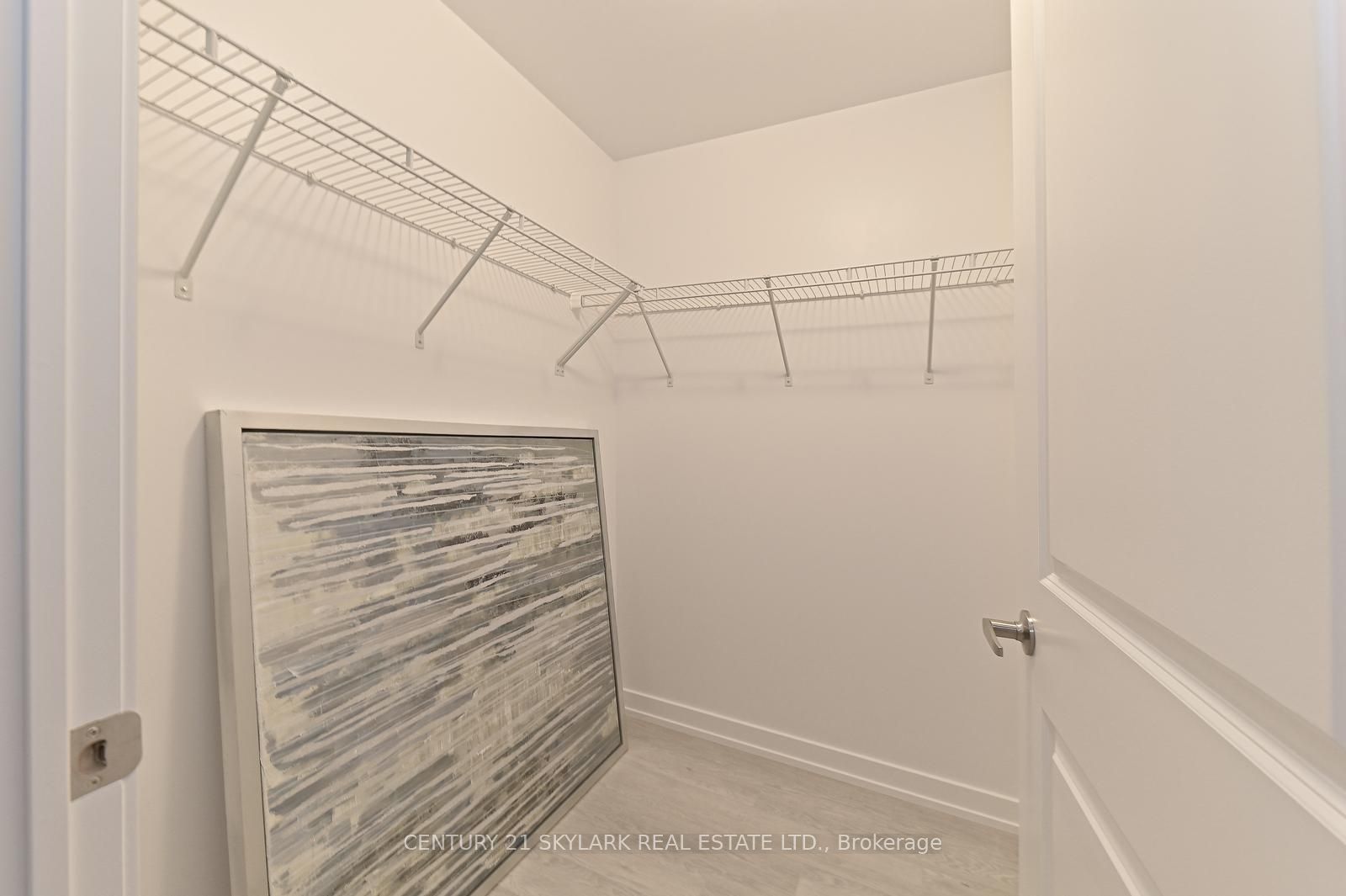 460 Dundas Street E #401