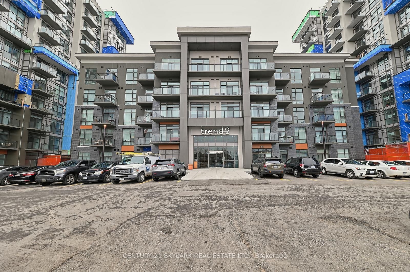 460 Dundas Street E #401