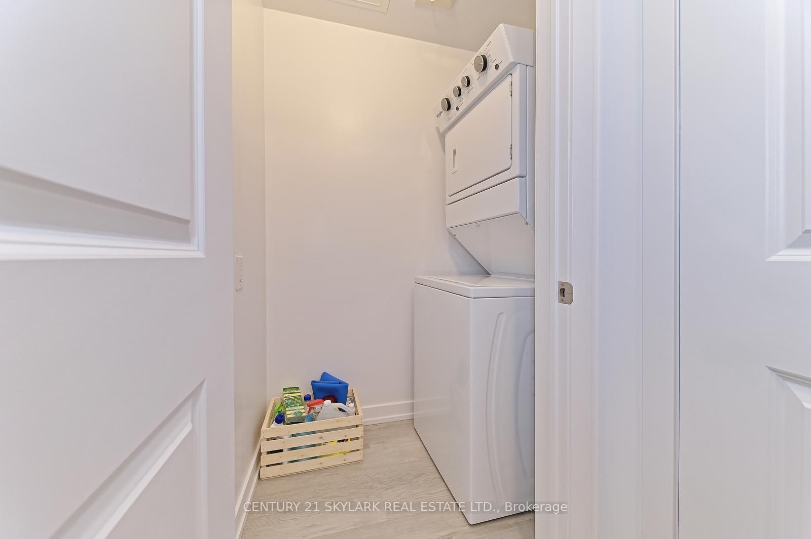 460 Dundas Street E #401