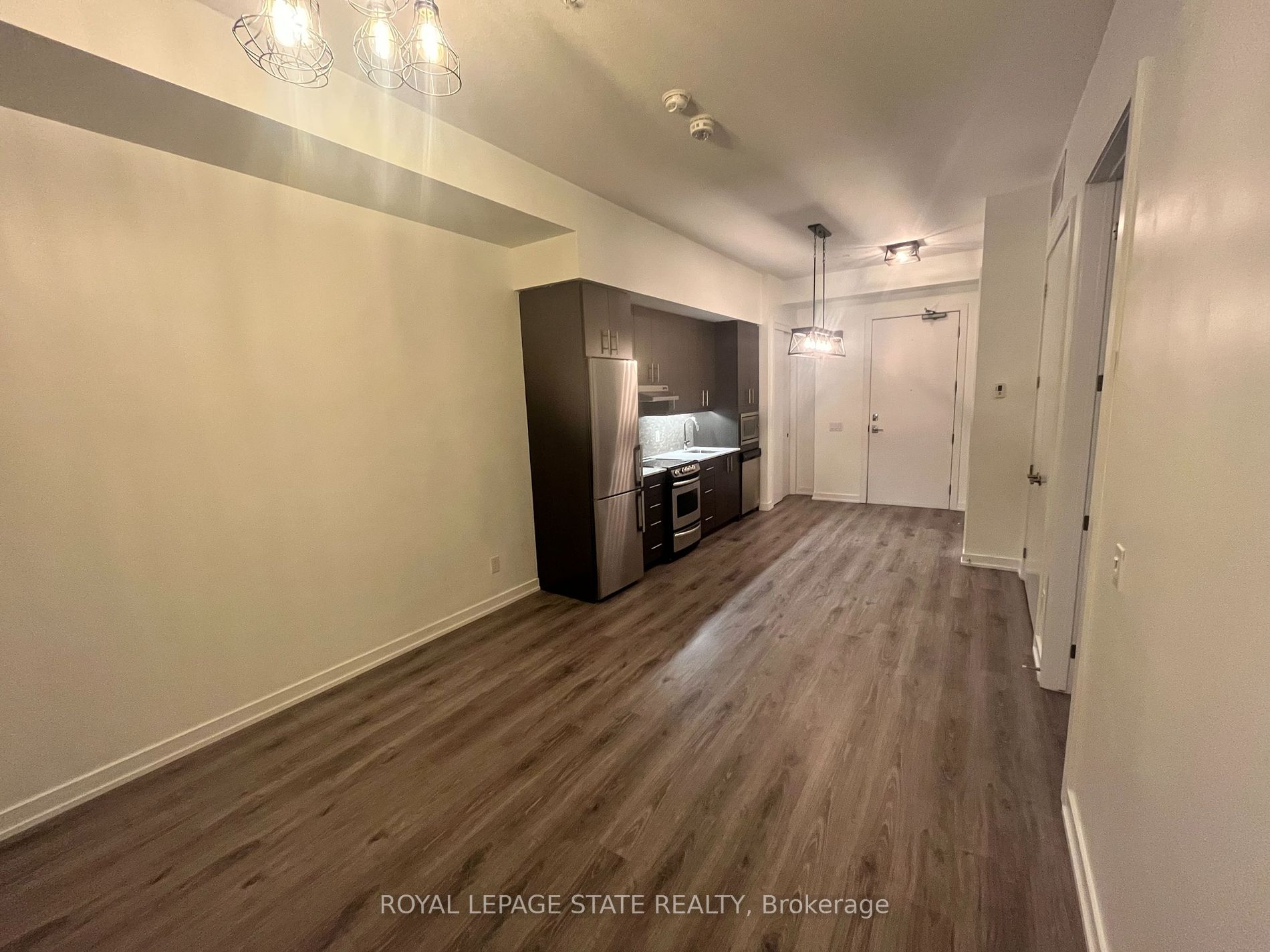10 Esplanade Lane #616