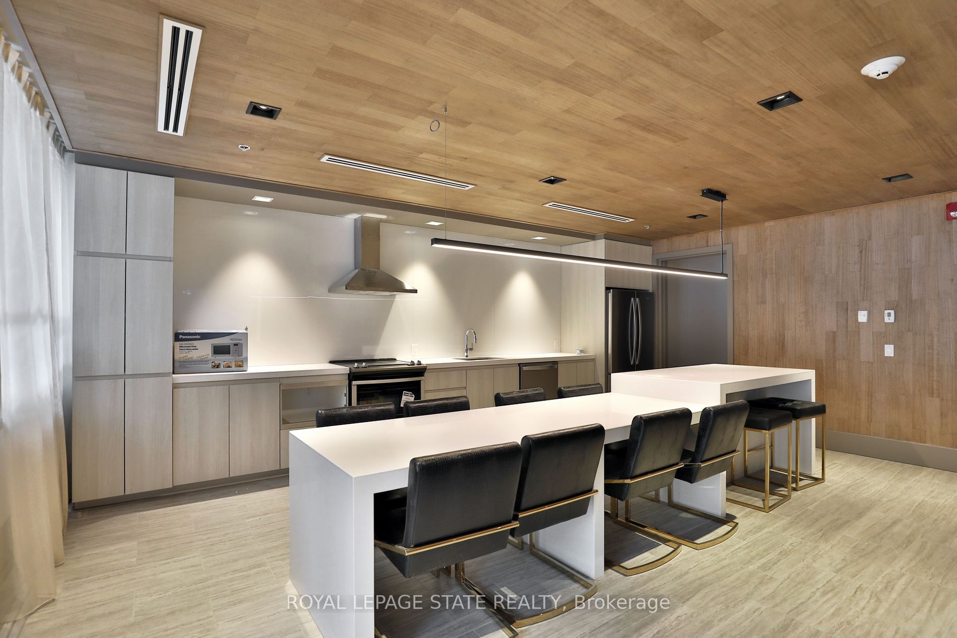 10 Esplanade Lane #616