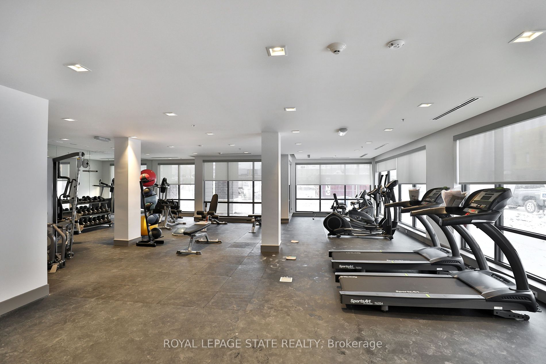 10 Esplanade Lane #616