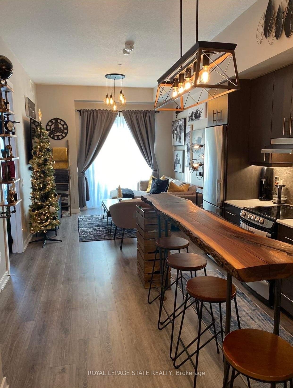 10 Esplanade Lane #616
