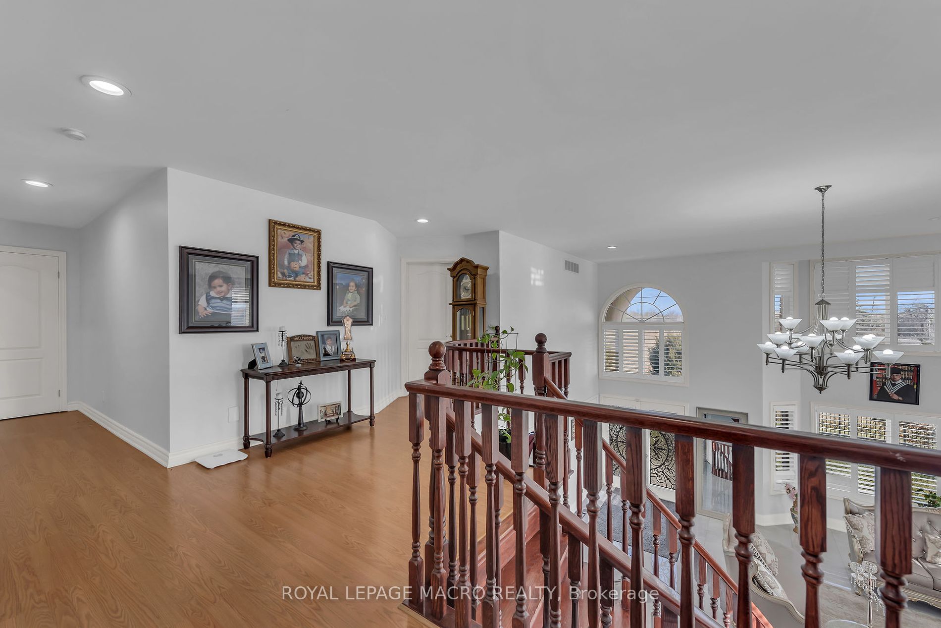 283 Second Road E