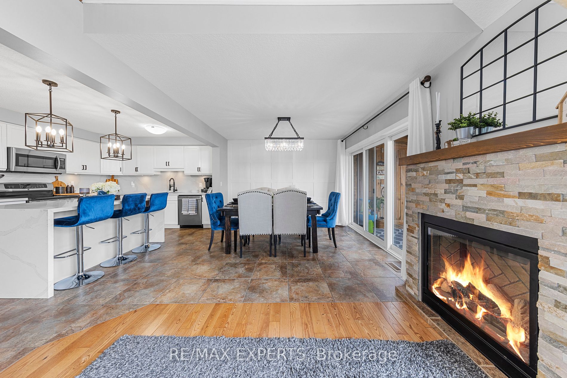 690 Frontenac Cres