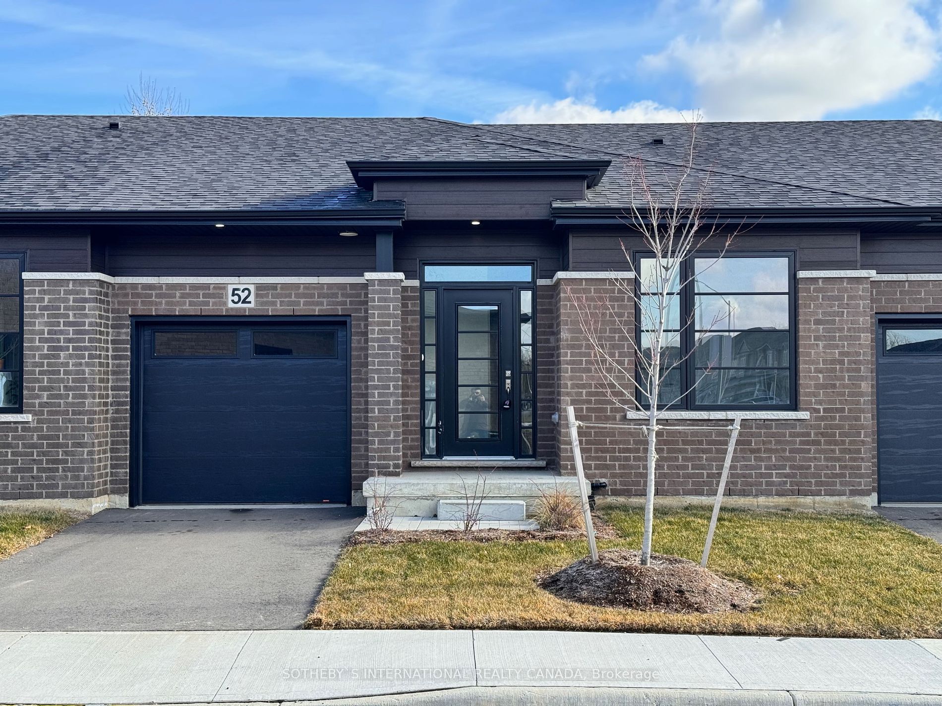 550 GREY Street #52