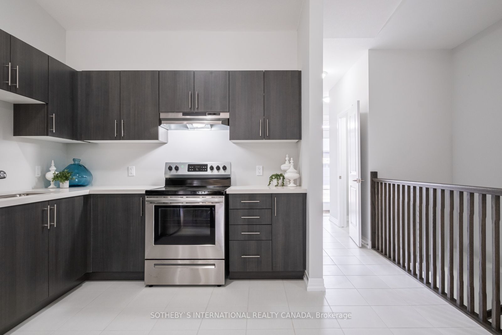 550 GREY Street #52
