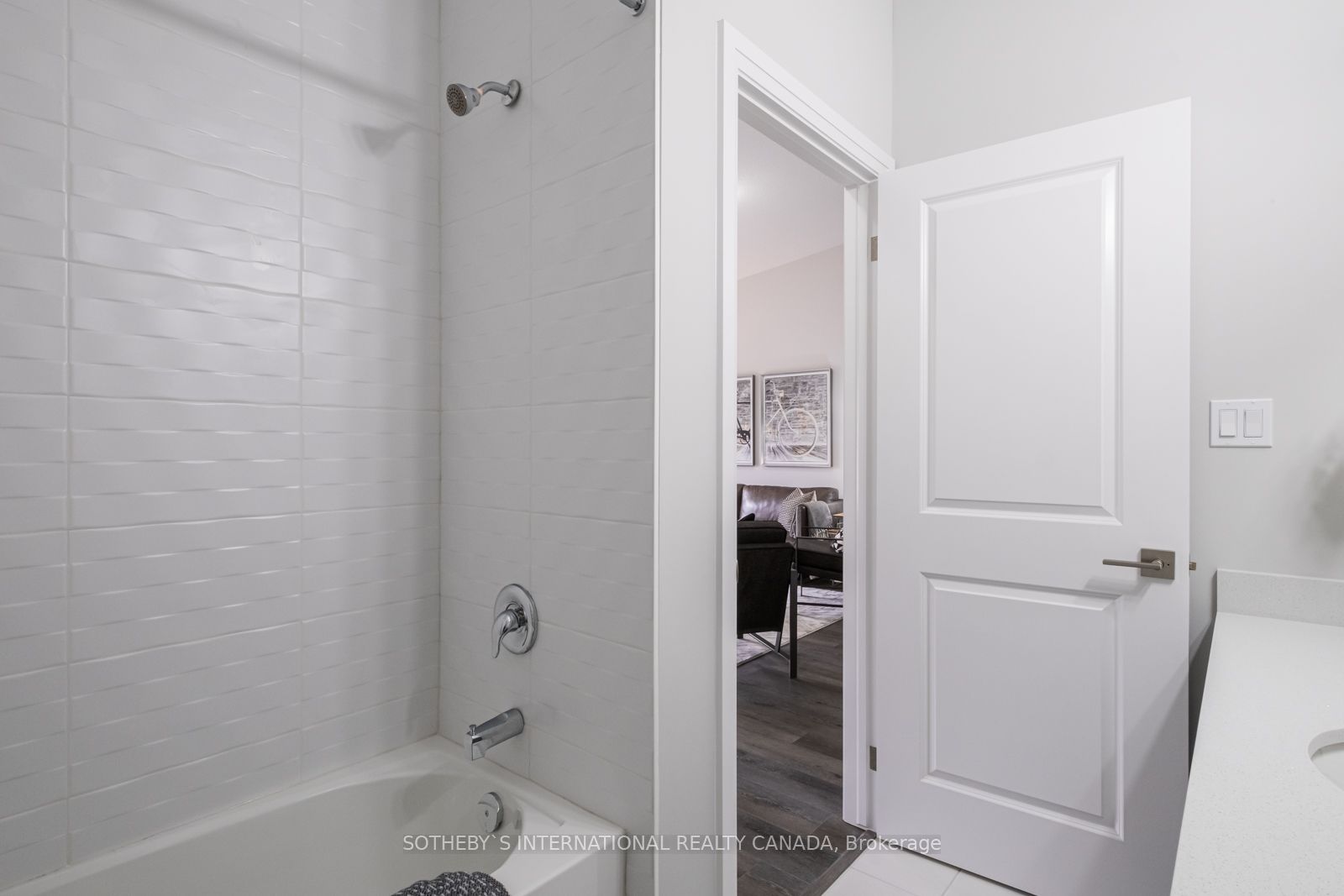 550 GREY Street #52