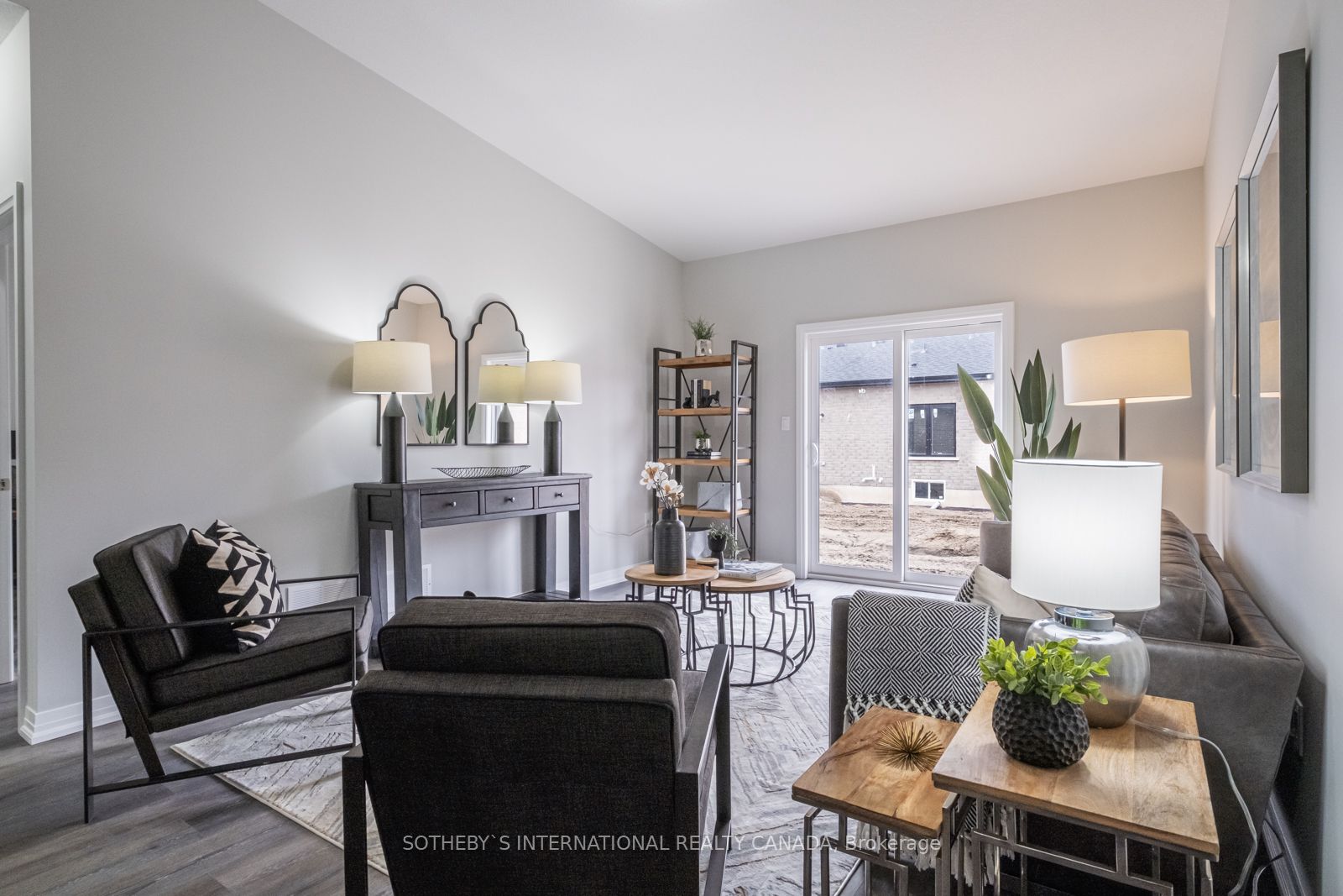 550 GREY Street #52