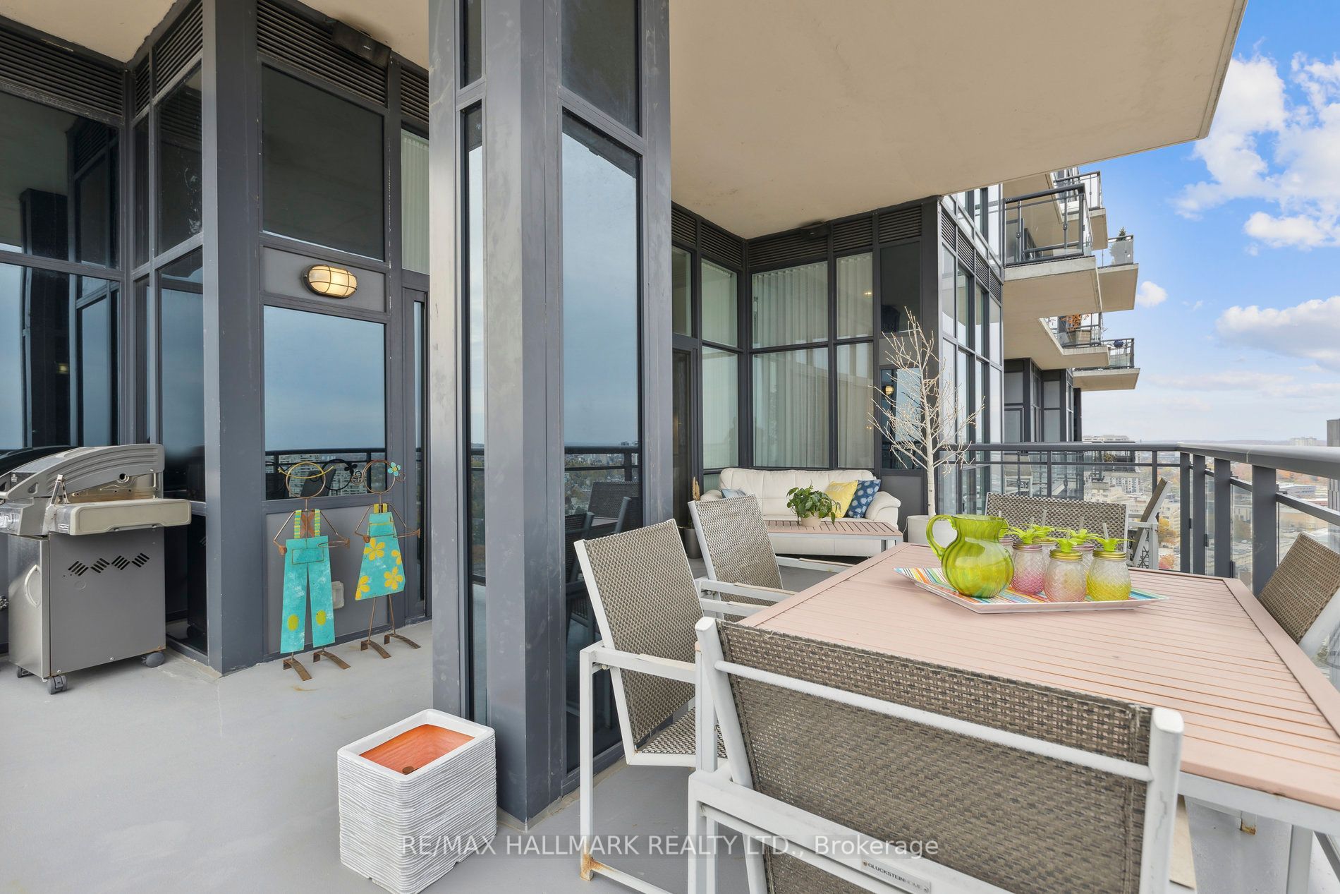 155 Caroline St, #Ph2103