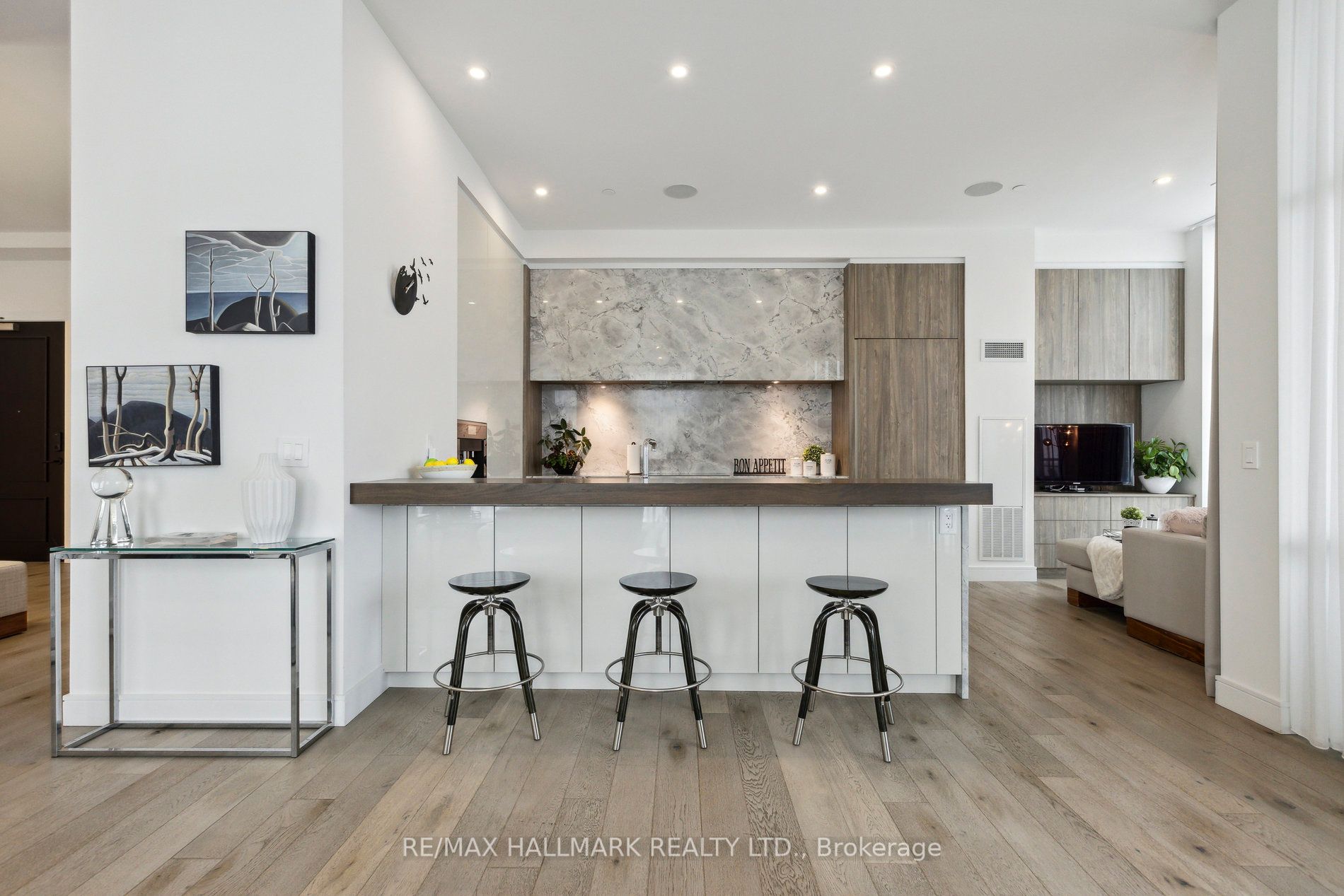 155 Caroline St, #Ph2103