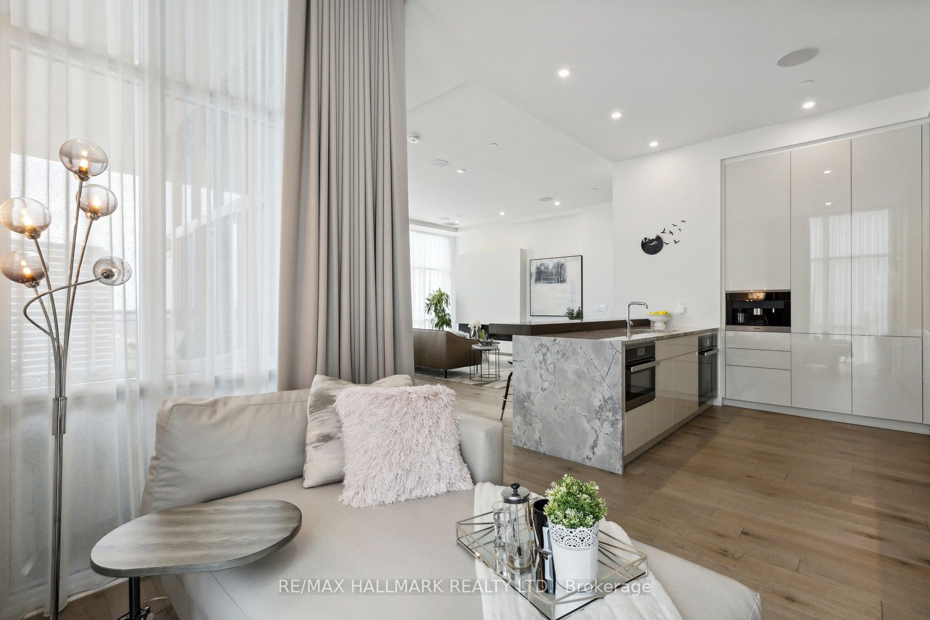155 Caroline St, #Ph2103