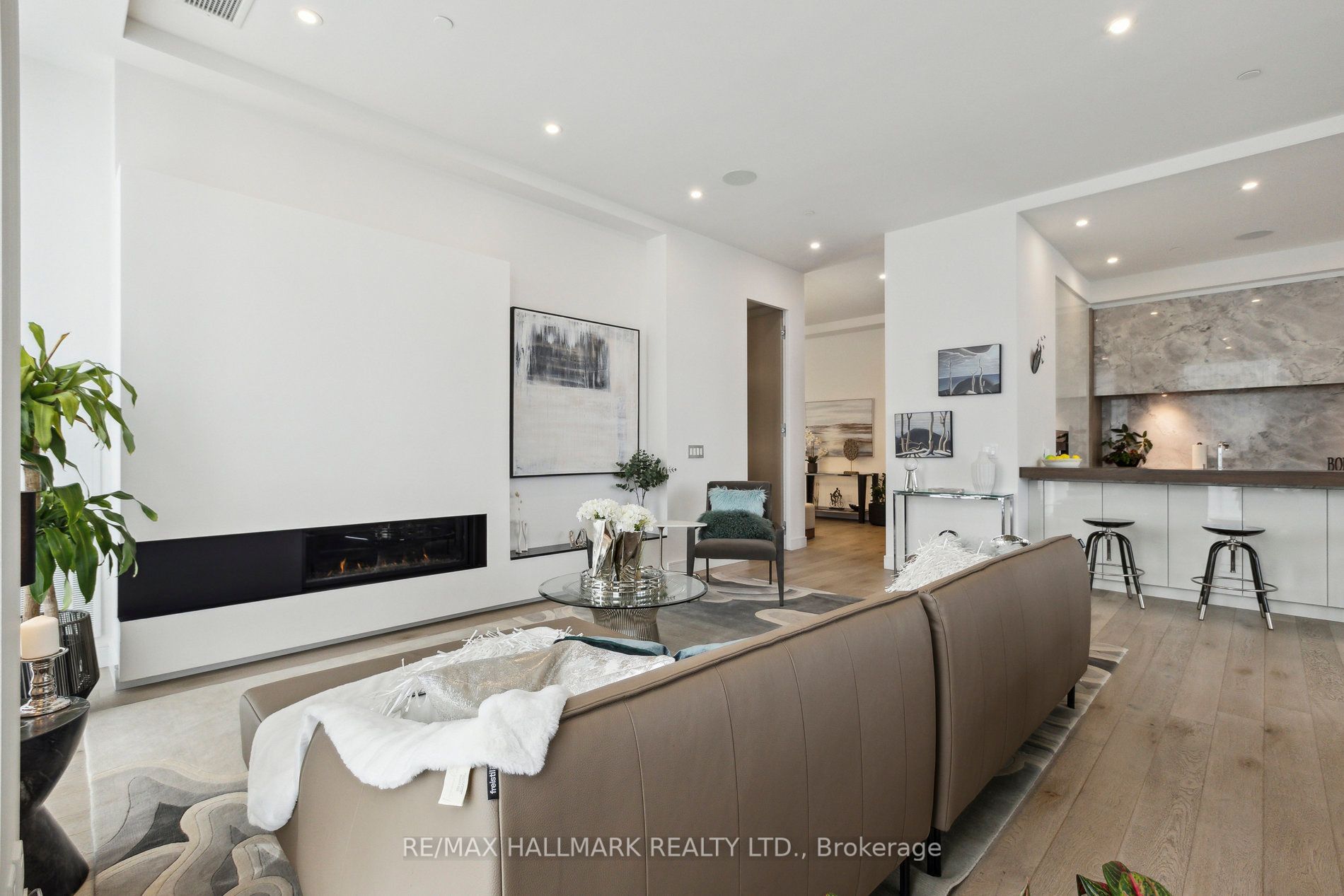 155 Caroline St, #Ph2103