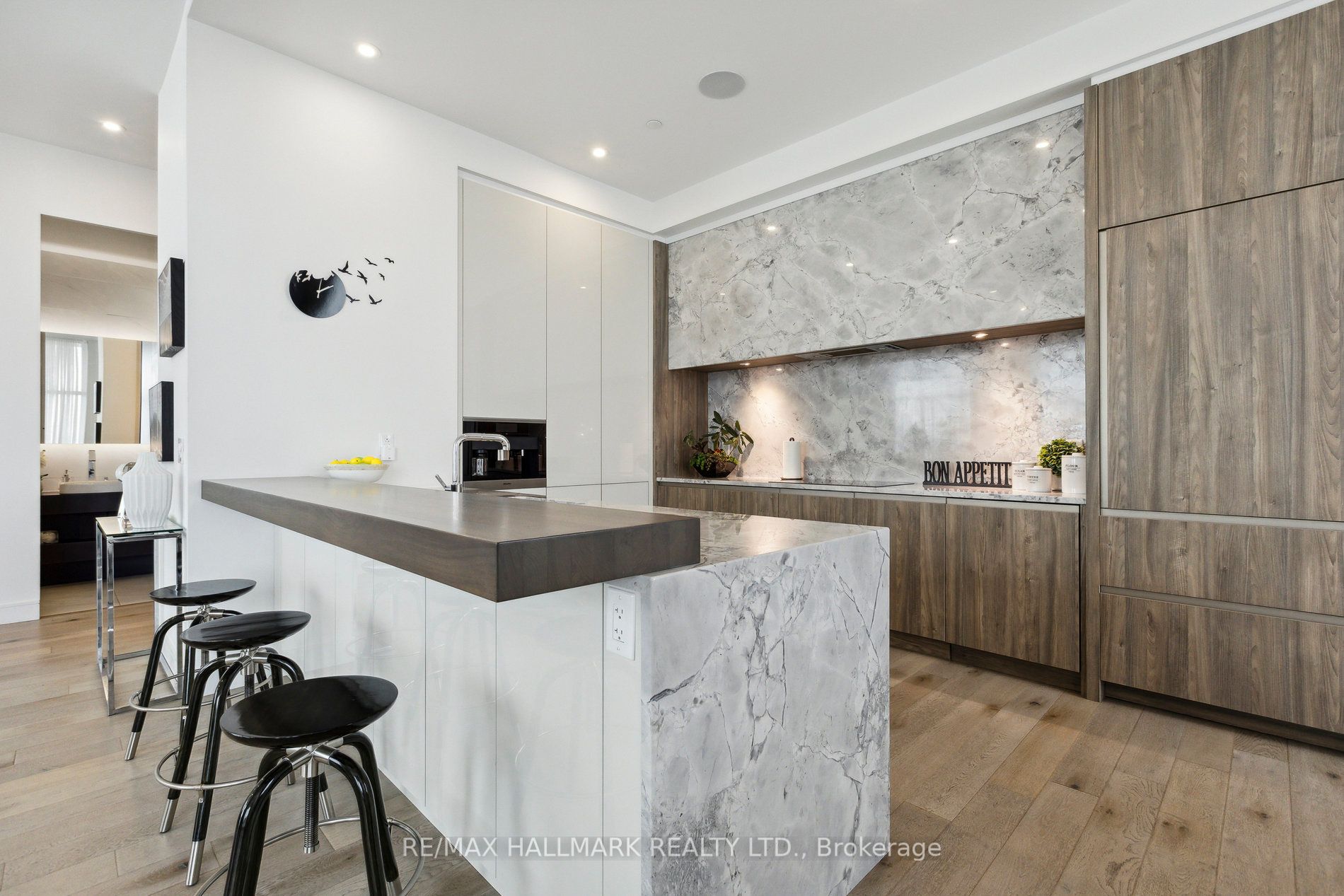 155 Caroline St, #Ph2103