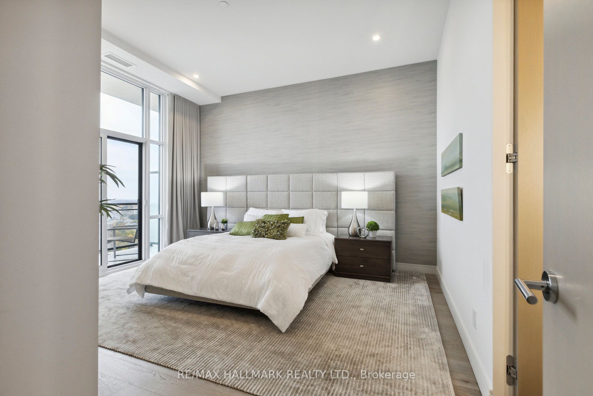 155 Caroline St, #Ph2103
