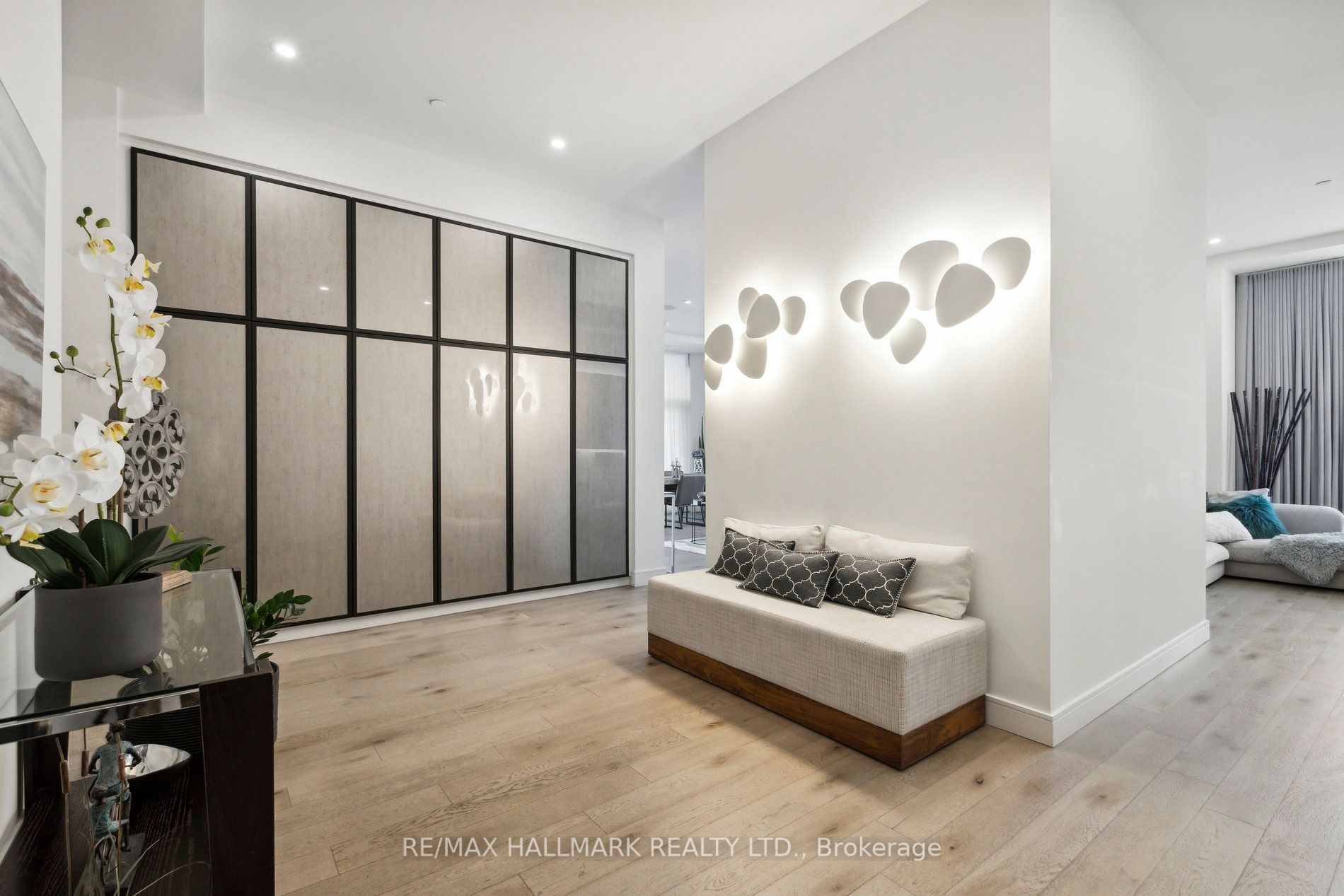 155 Caroline St, #Ph2103