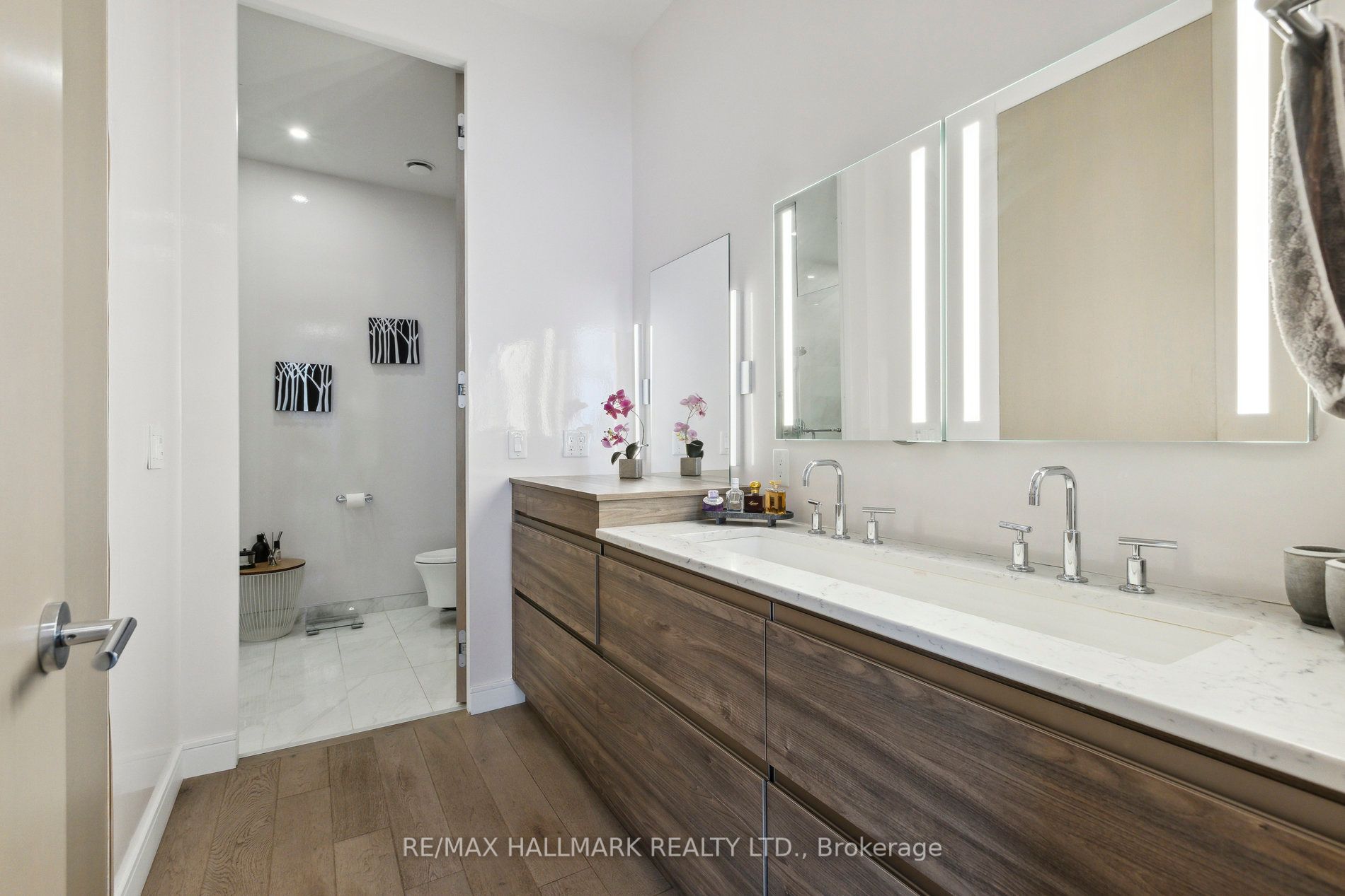 155 Caroline St, #Ph2103