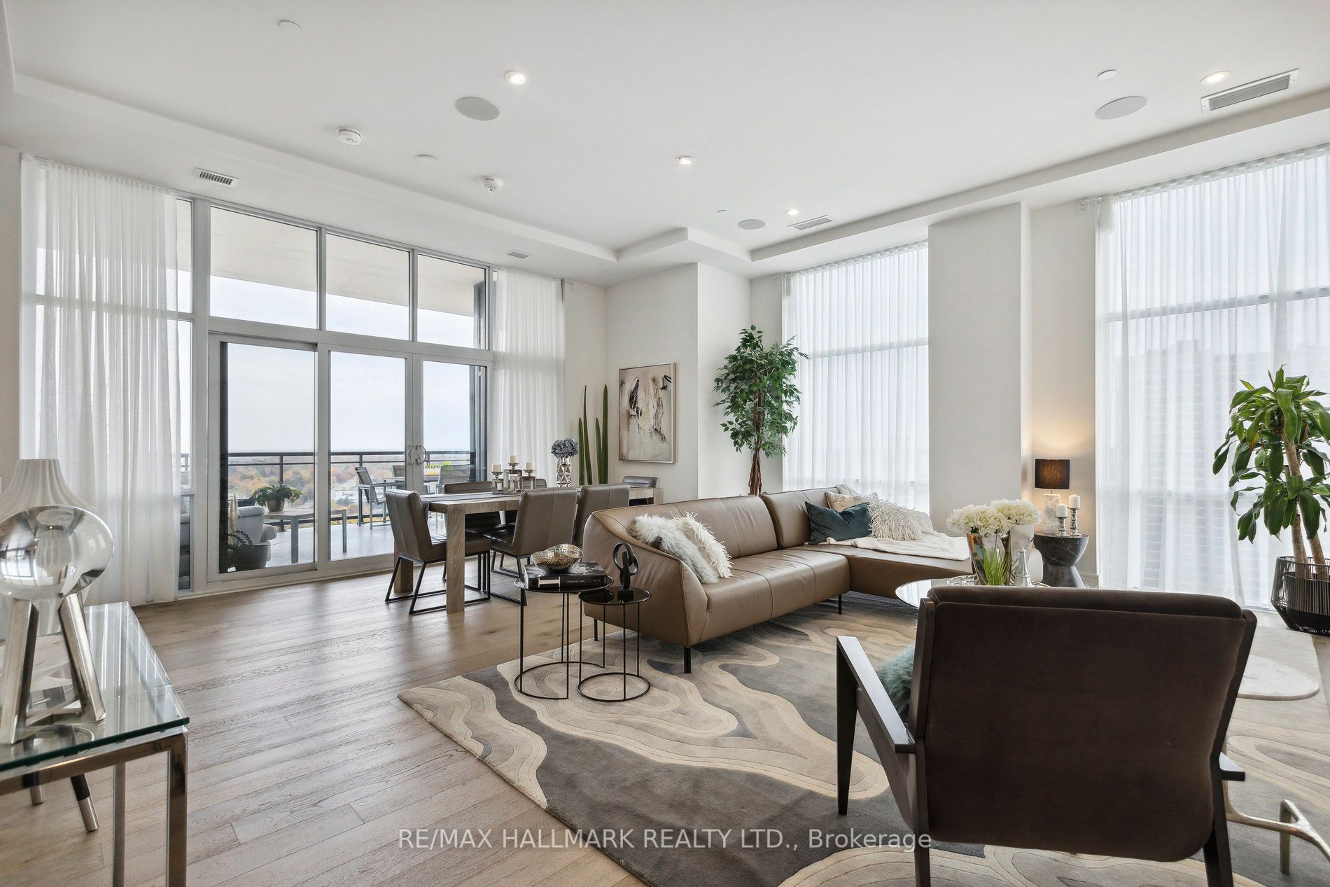 155 Caroline St, #Ph2103