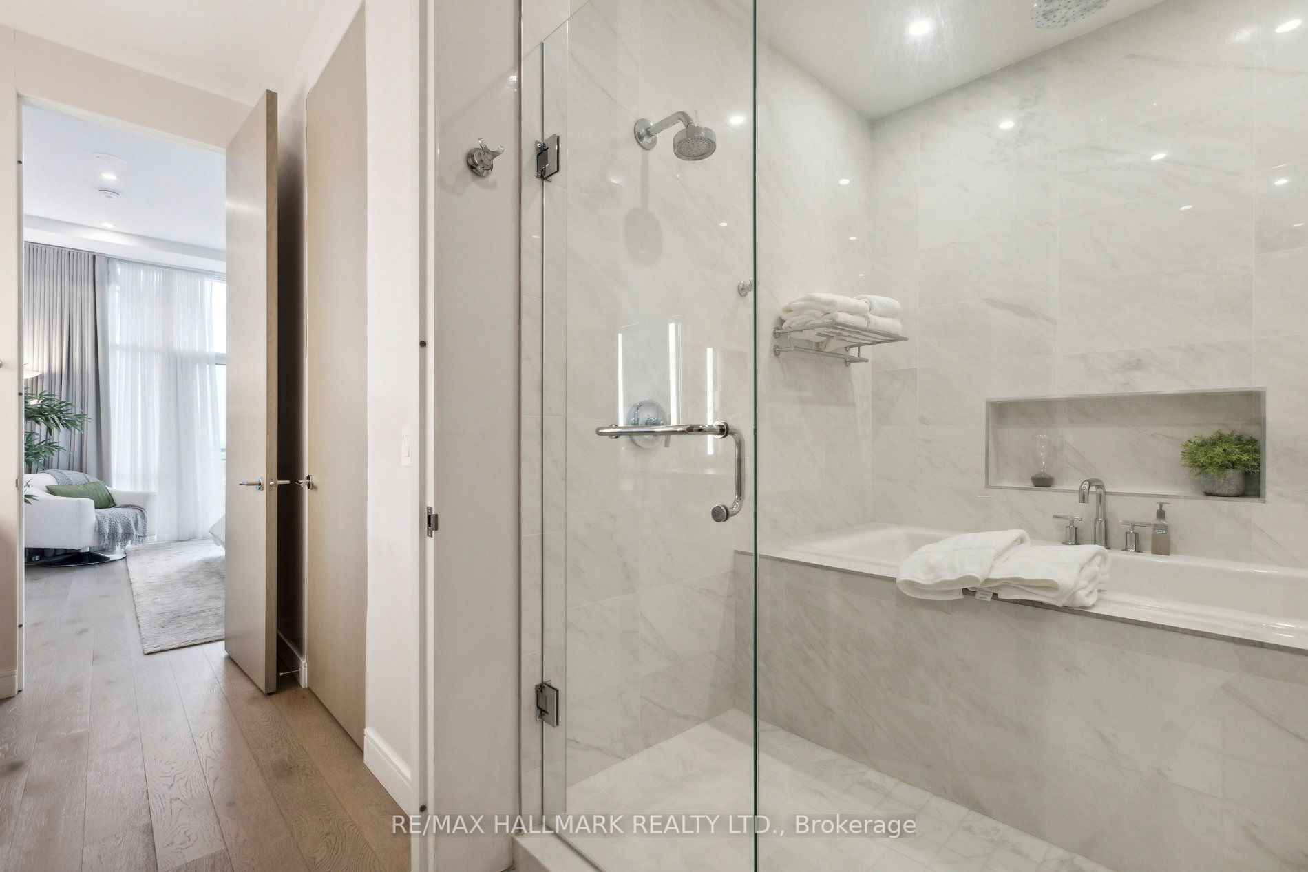 155 Caroline St, #Ph2103