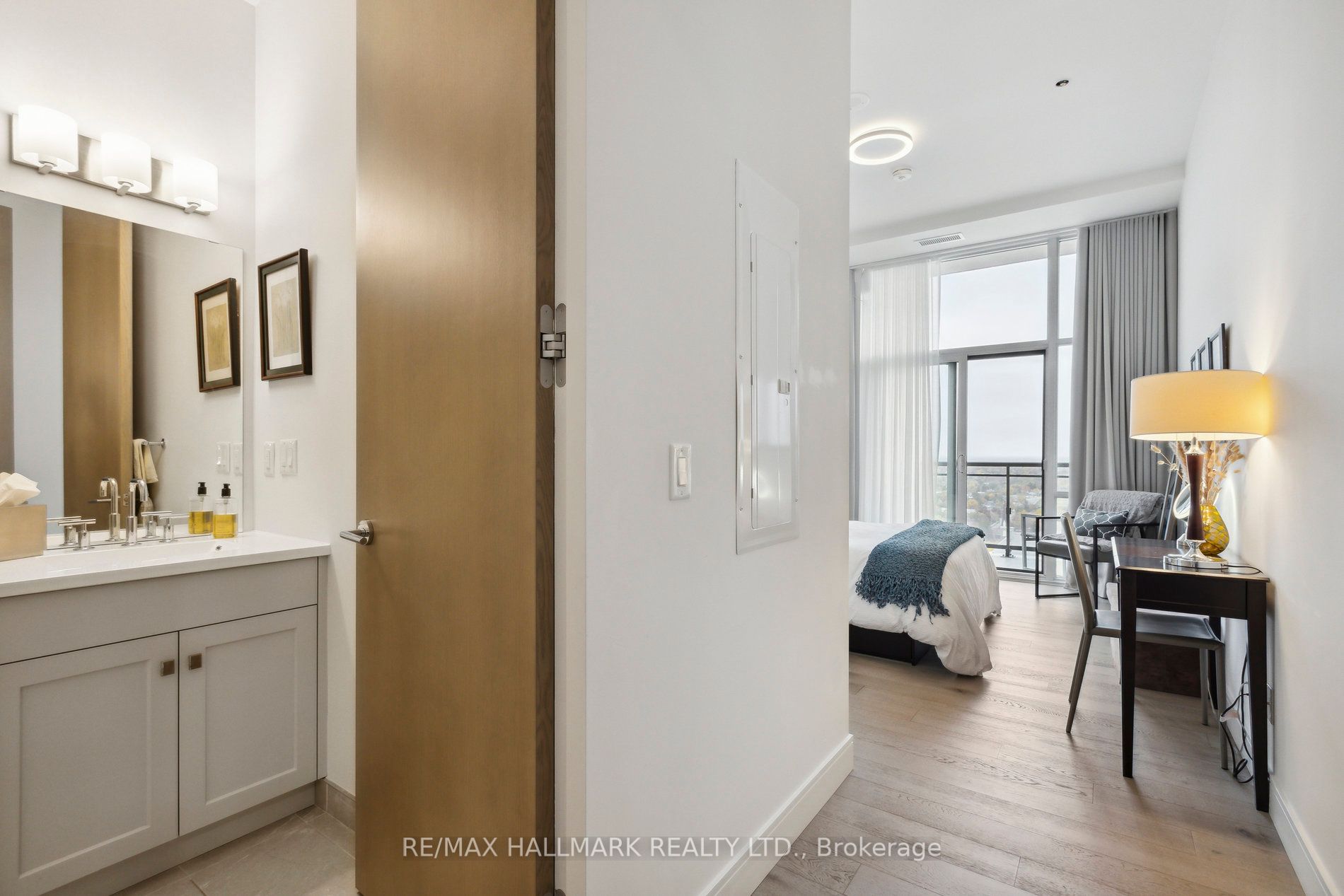 155 Caroline St, #Ph2103