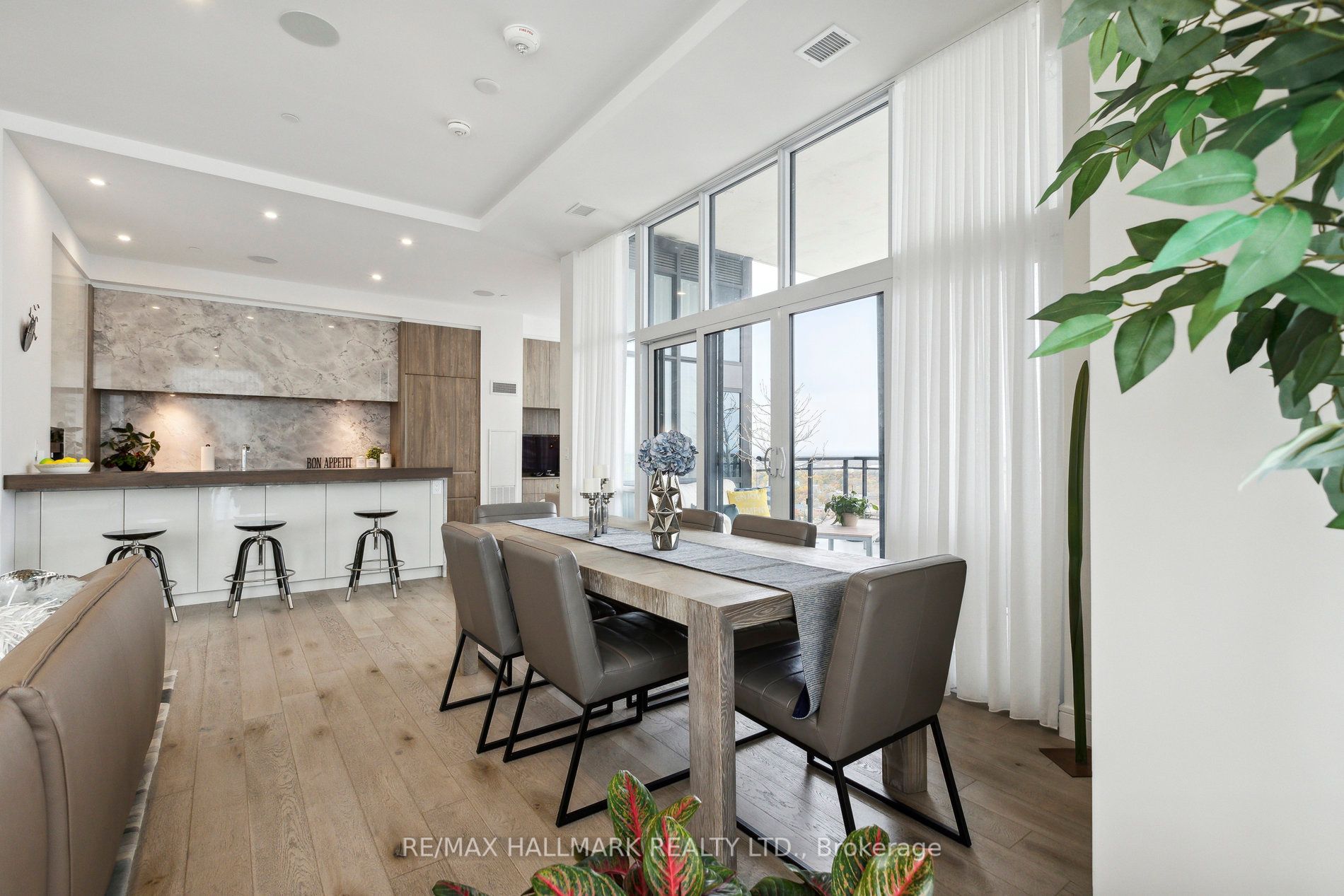 155 Caroline St, #Ph2103