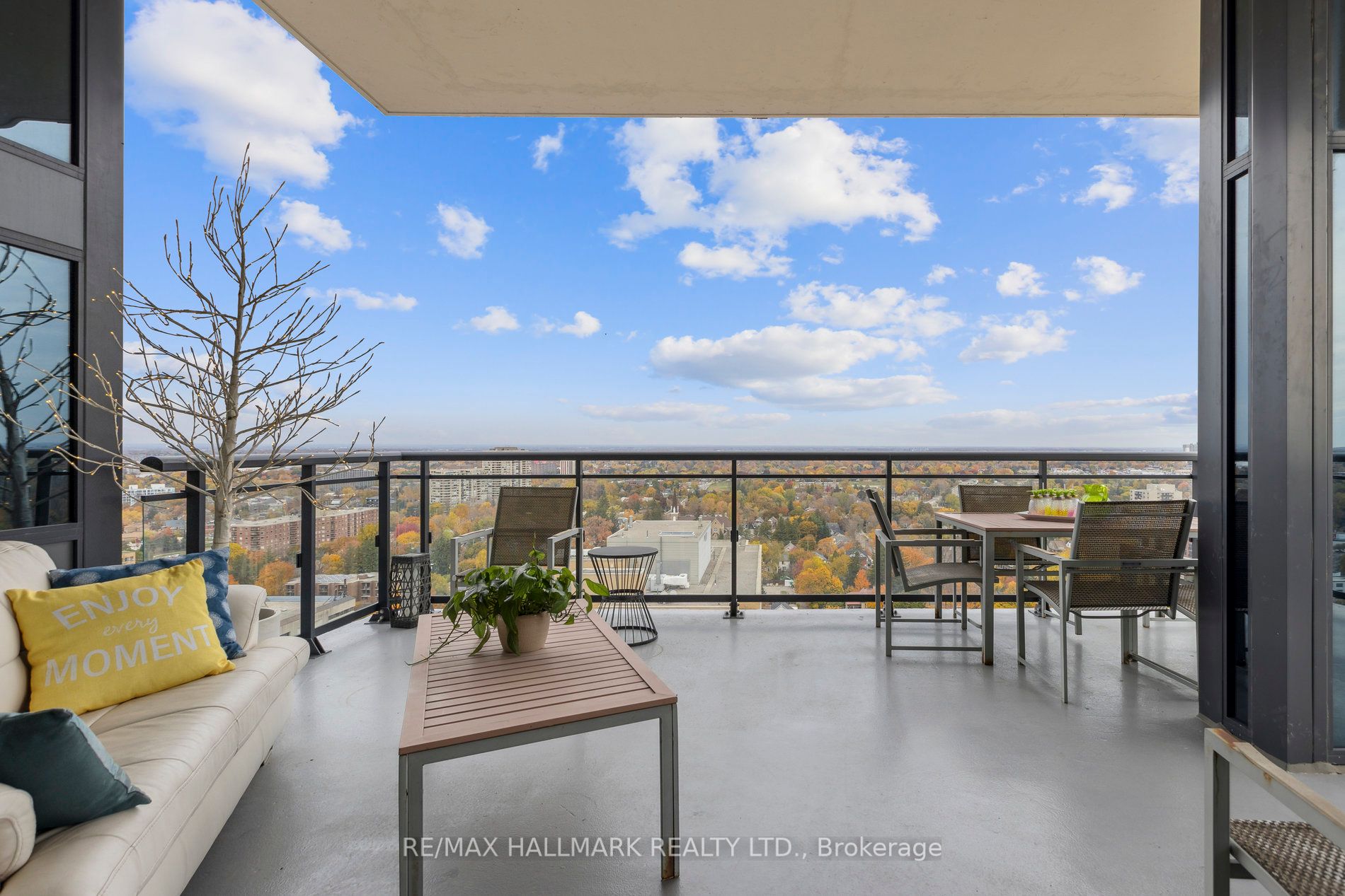 155 Caroline St, #Ph2103