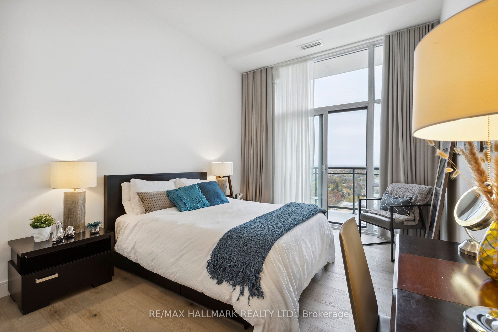 155 Caroline St, #Ph2103