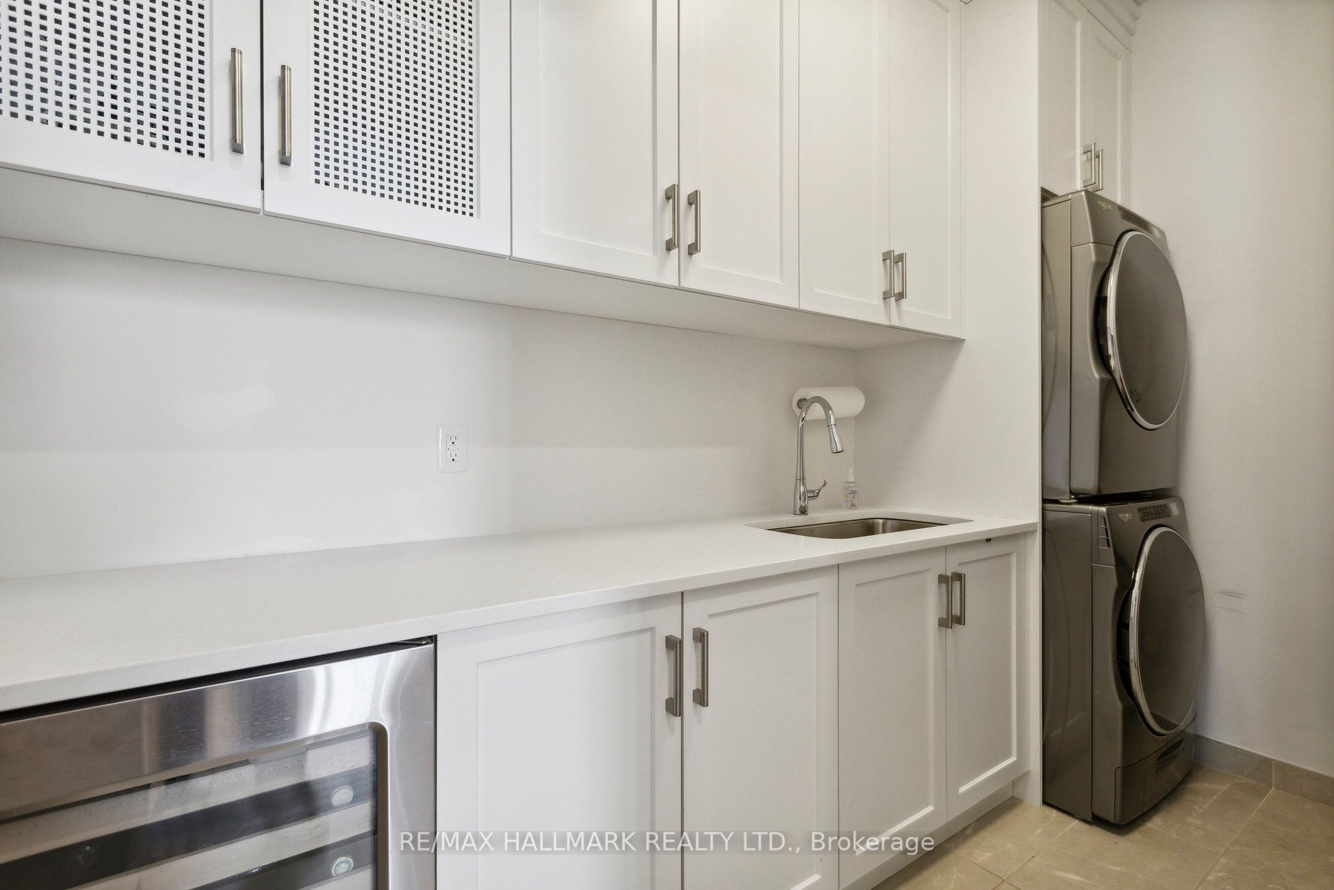 155 Caroline St, #Ph2103